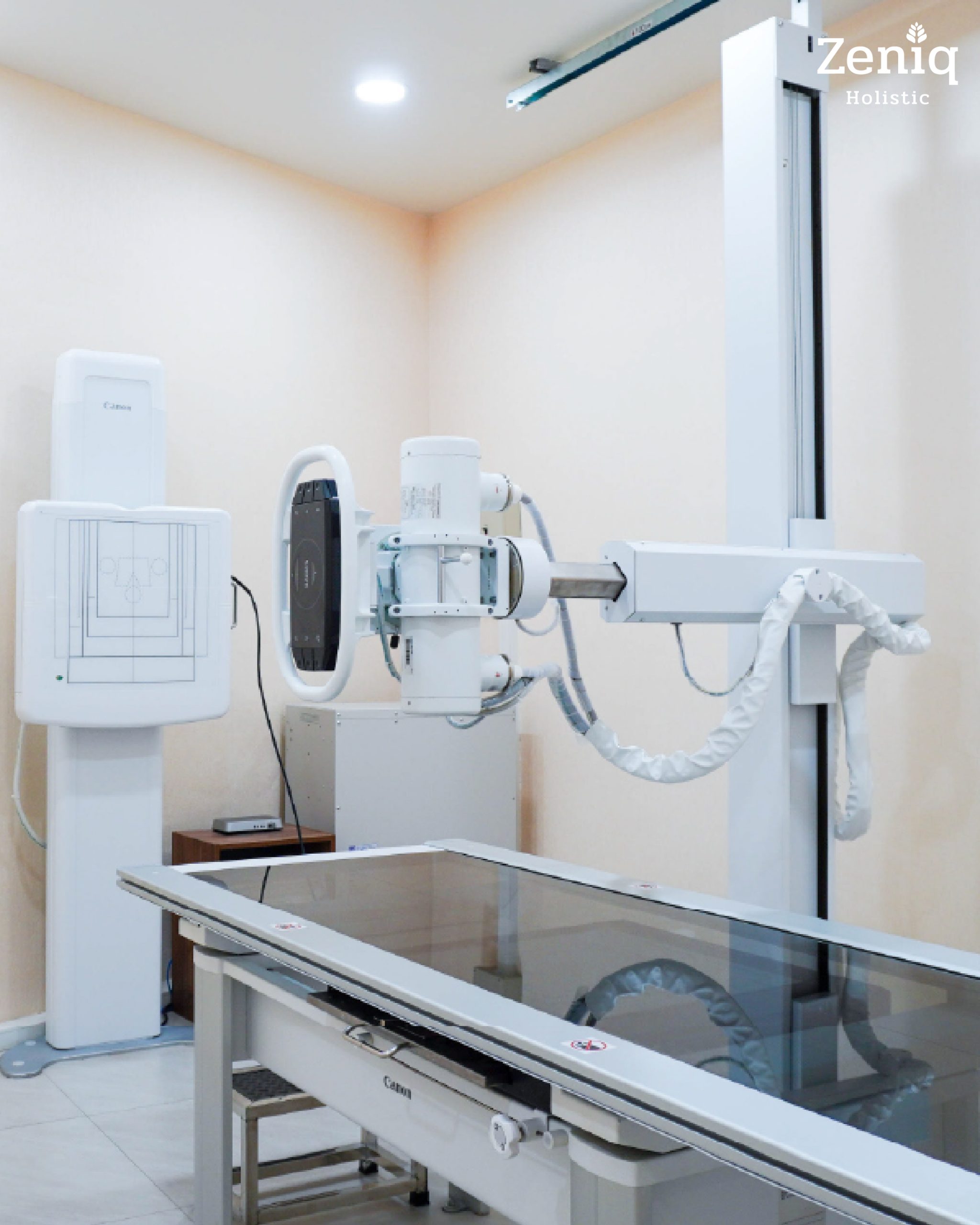 Modern X-ray and diagnostic imaging room at Zeniq Holistic Clinic.